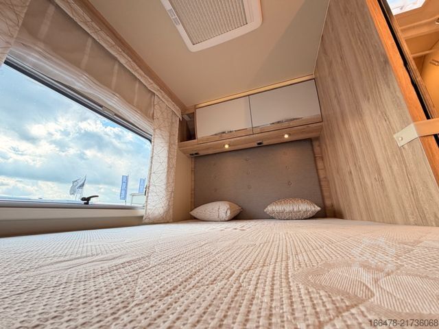 Autorulotă semi-integrată EURAMOBIL Profila T 675 SB *Festbett-Automatik-Solar*