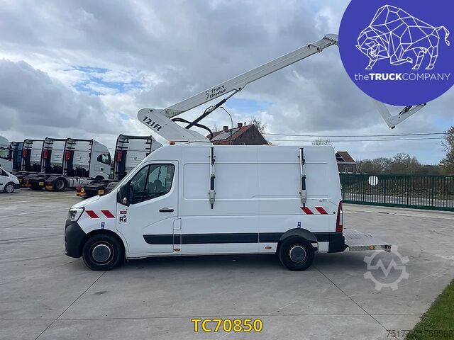Lyftplattform Renault Master 145.35 Nacelle