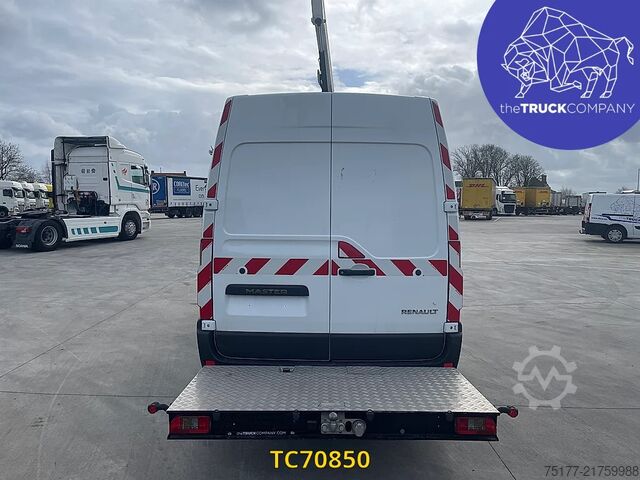 Lyftplattform Renault Master 145.35 Nacelle