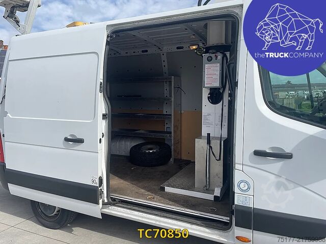 Lyftplattform Renault Master 145.35 Nacelle
