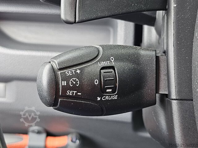 Kombi med högt tak OPEL VIVARO 2.0 ac automaat EURO6