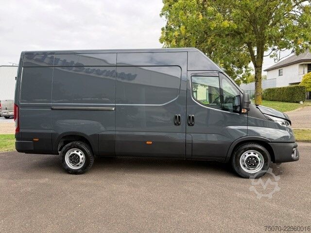 Fourgon tôlé Iveco Daily 35