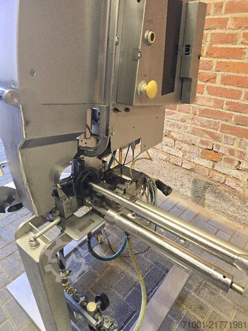 Meat processing machine TipperTie KDCMA 70