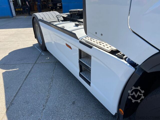 Standard-SZM Iveco S-WAY 490 / Intarder / 2x Tank / New Tyres