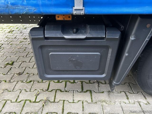 Öppen semitrailer med kapell Schmitz Cargobull Schiebeplane Mega