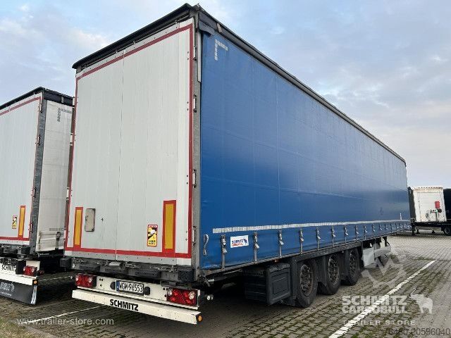 Öppen semitrailer med kapell Schmitz Cargobull Schiebeplane Mega
