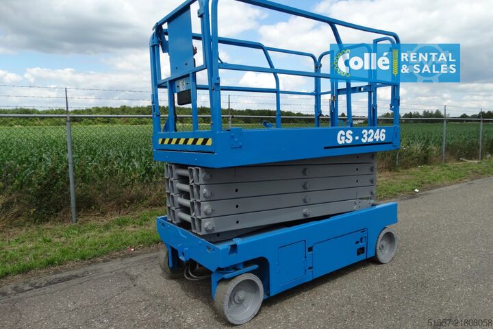 Nůžková plošina Genie GS 3246 | 2012