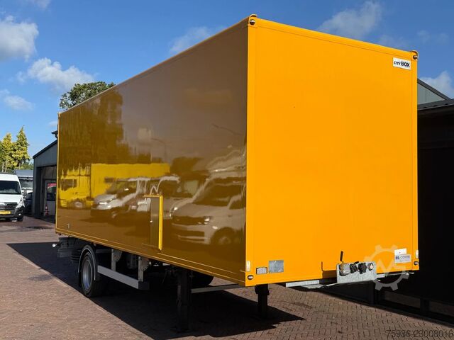 Bunk BE-COMBI met oplegger 7 TON, in nieuwstaat! 656 cm x 210 x 220 Bunk BE-COMBI Be Oplegger 7 TON Nieuwstaat! 656cm X ...