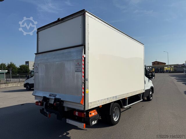 Zamknięta furgonetka Iveco DAILY 35-160