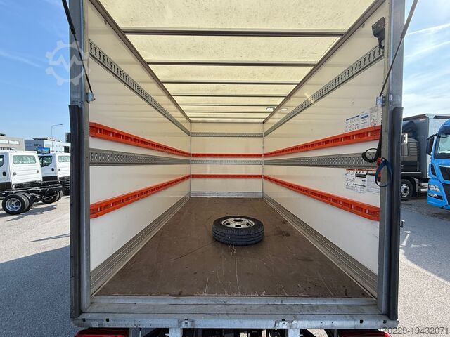 Zamknięta furgonetka Iveco DAILY 35-160