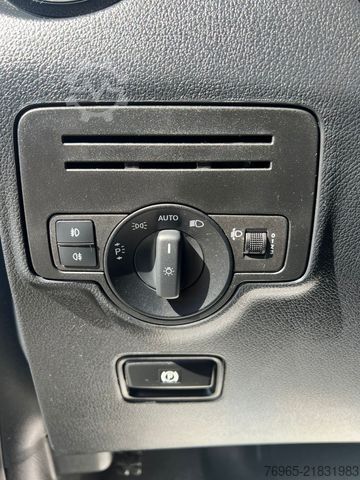 Skåpbil MERCEDES-BENZ Vito 114 LANG KLIMA TEMPOMAT SCHRÄNKE/REGALE AHK