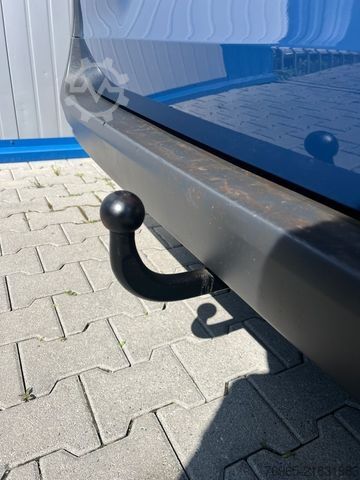 Skåpbil MERCEDES-BENZ Vito 114 LANG KLIMA TEMPOMAT SCHRÄNKE/REGALE AHK