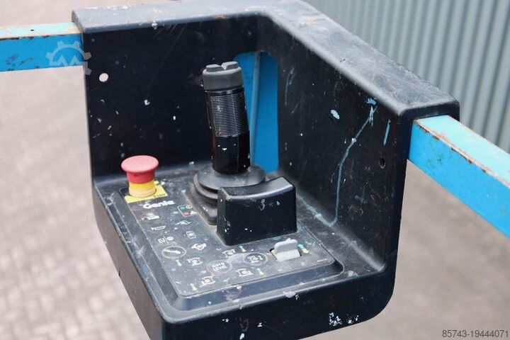 Elevador de tijera Genie GS5390 Diesel, 4x4 Drive, 18.15m Working Height, 6