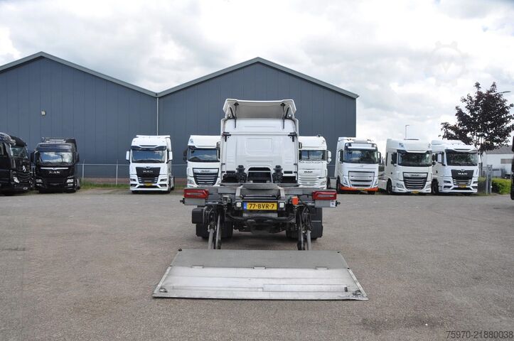 Système BDF Scania P420 2023 BDF + DHOLLANDIA + SLAAPPLAATS