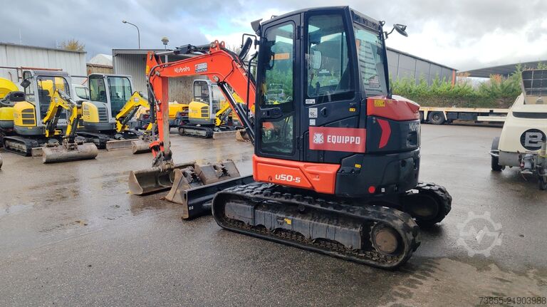 Minikoparka < 7t Kubota U50.5 S with 3 excavator buckets