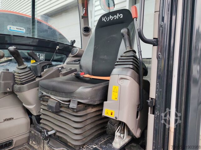 Minikoparka < 7t Kubota U50.5 S with 3 excavator buckets