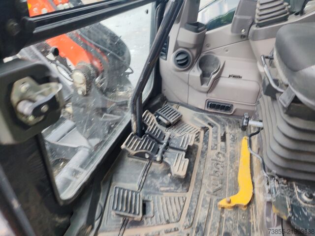 Minikoparka < 7t Kubota U50.5 S with 3 excavator buckets