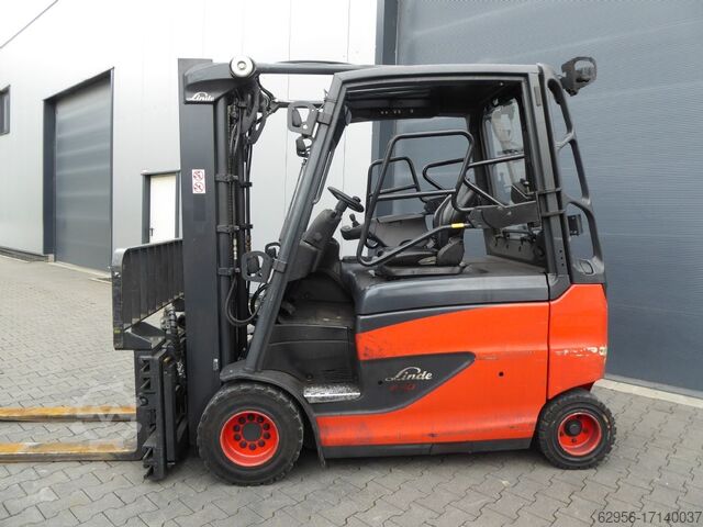Stivuitor electric cu 4 roți Linde E30HL-01/600