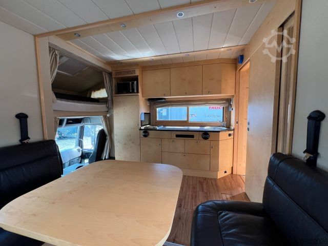 Cattle truck RENAULT Midlum 18300 6 Pferde Pop-Out