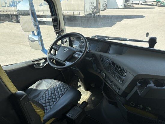 Camión forestal VOLVO FH 16 750 6X4R HOLZTRANSPORTER MIT PENZ 12Z KRAN, RETARDER
