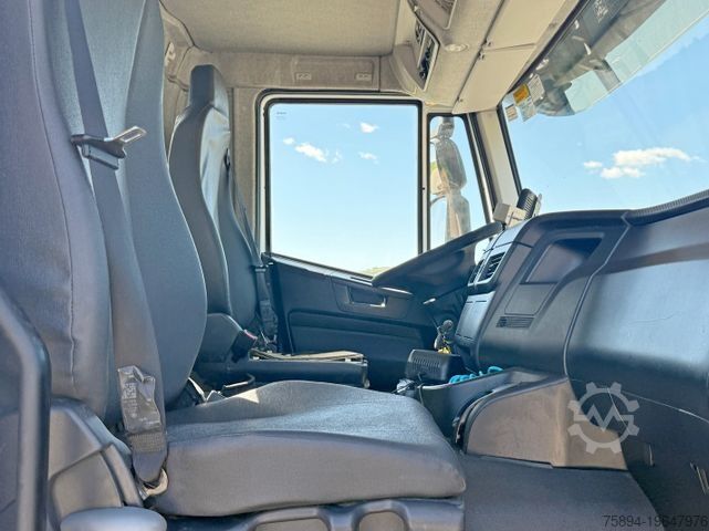 Kiper kamion IVECO TRAKKER 450 * FASSI F215A.0.22 + FUNK / 8x4 *TOP