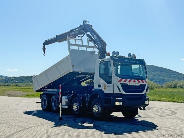 Lastbilmonteret kran IVECO TRAKKER 450 * FASSI F215A.0.22 + FUNK / 8x4 *TOP
