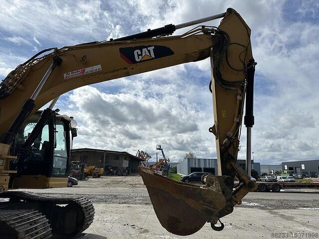 Rupsgraafmachine Caterpillar 335FL