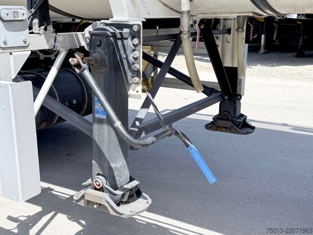 Ημιρυμουλκούμενο βυτιοφόρο KÄSSBOHRER V2A 28 cbm, APOLLO-Pumpe, Leer nur 5,5 to.