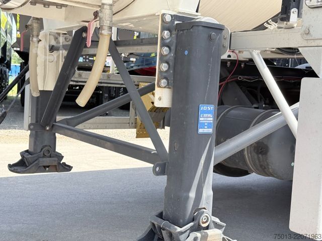 Ημιρυμουλκούμενο βυτιοφόρο KÄSSBOHRER V2A 28 cbm, APOLLO-Pumpe, Leer nur 5,5 to.