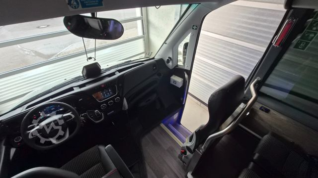 Minibusz IVECO 2x Daily 70 Lagerfahrzrug Ferqui Sunrise 2,5 m B