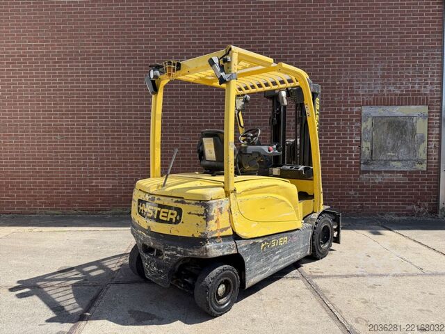 Ηλεκτρικό περονοφόρο τετράτροχο Hyster J2.5XN