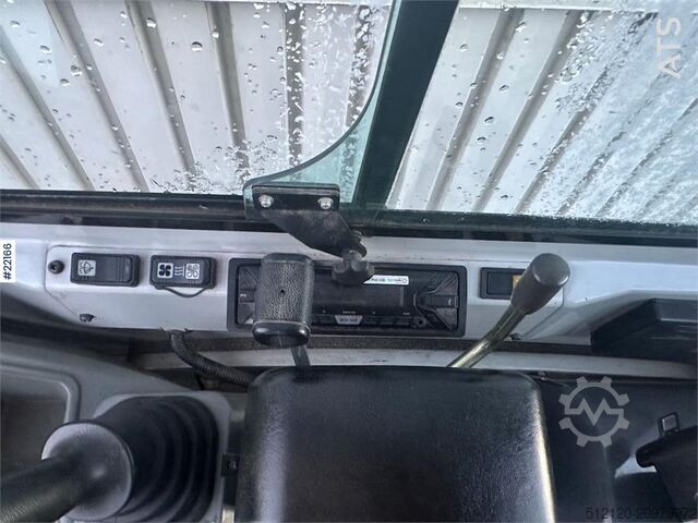 Excavadora sobre orugas Takeuchi TB216 mini digger w/ 3 buckets. See hours! WATCH V