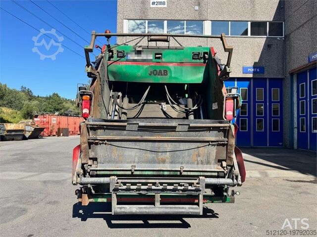Fordon för avfallshantering Volvo FM410 6x2 1 Chamber Waste Truck w/ Crane.