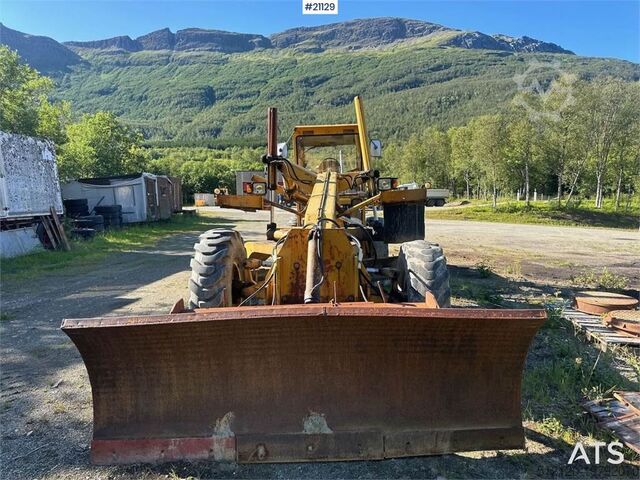 Greyder Nordverk 130 HVT grader w/ extra tires on rim. WATCH VIDEO.