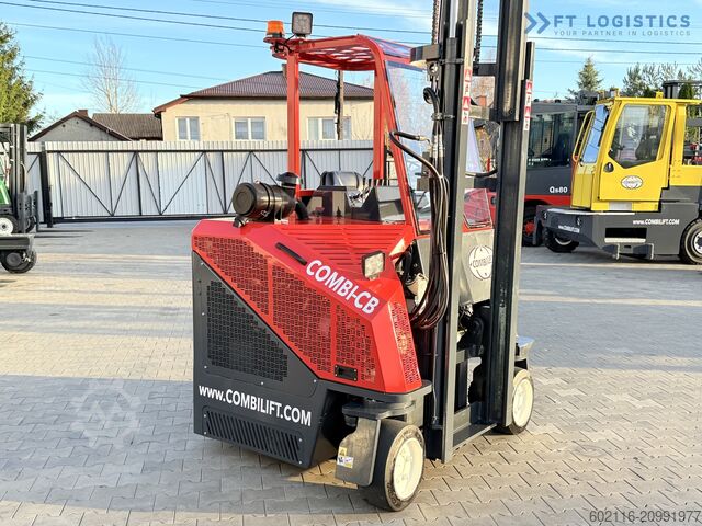 Carretilla retráctil de 4 vías Combilift C3000CB GAS TRIPLEX 4900 FREE-LIFT