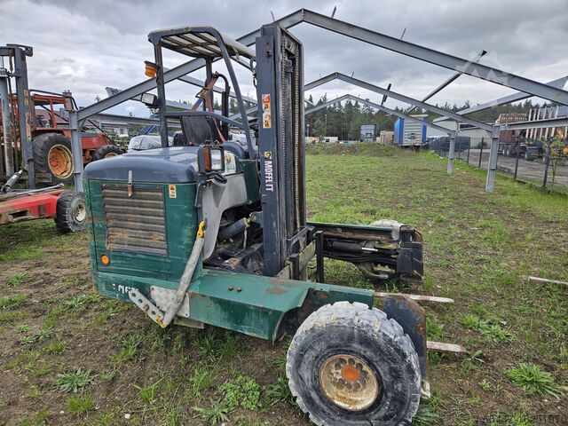 Carrello elevatore Moffett Moffett m7
