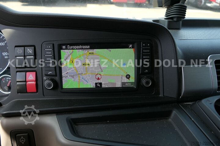Vrachtwagen met bakwagen MAN TGM 15.290 Koffer Kamera Navi LBW Euro 6