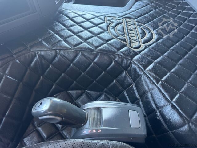 Suitcase Volvo FM 330 / EEV / I-Shift / TUV: 10-2026 / NL Truck