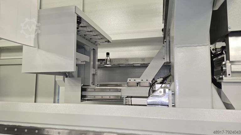 4 assen CNC bewerkingscentrum FOM INDUSTRIE FMC 470