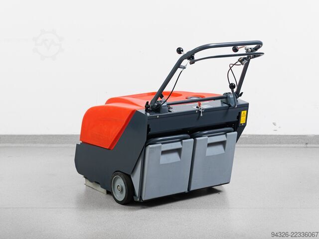 HAKO SWEEPMASTER B800 NOWE BATERIE Hako Sweepmaster B800 - 2019y - NEW BATTERIES