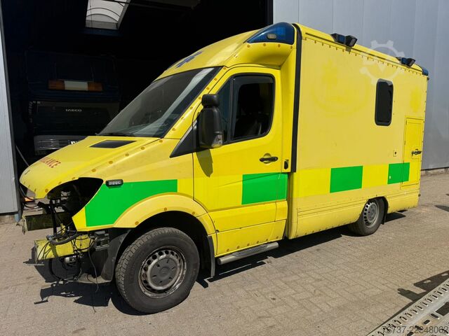 Ambulanza Mercedes-Benz Sprinter 318 **NO ENGINE - NO GEARBOX**