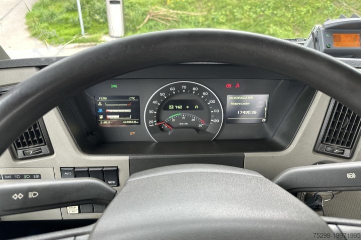 Autocamion basculant Volvo FM-420 Gigant / Swiss-Vehicle