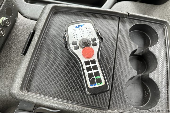 Autocamion basculant Volvo FM-420 Gigant / Swiss-Vehicle