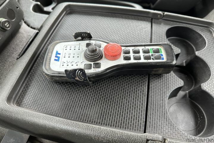 Autocamion basculant Volvo FM-420 Gigant / Swiss-Vehicle