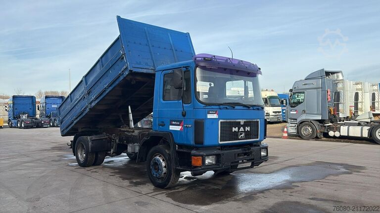 Volquete de 3 lados MAN 17.232 (6 CYLINDER / MANUAL PUMP / PÖMPE MANUELLE)