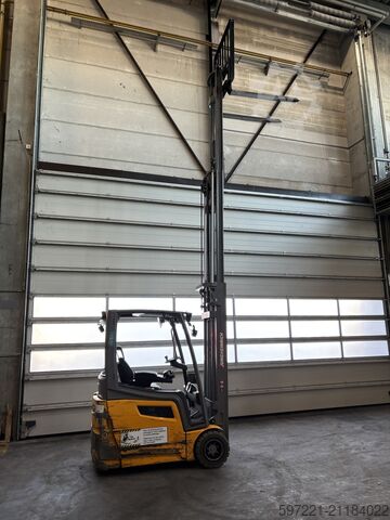 Eléctrico - 3 ruedas Jungheinrich EFG218K