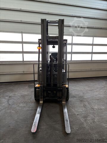 Eléctrico - 3 ruedas Jungheinrich EFG218K