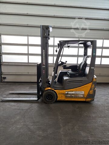 Eléctrico - 3 ruedas Jungheinrich EFG218K