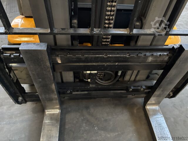 Eléctrico - 3 ruedas Jungheinrich EFG218K