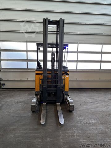 Carrelli retrattili Jungheinrich ETV 214